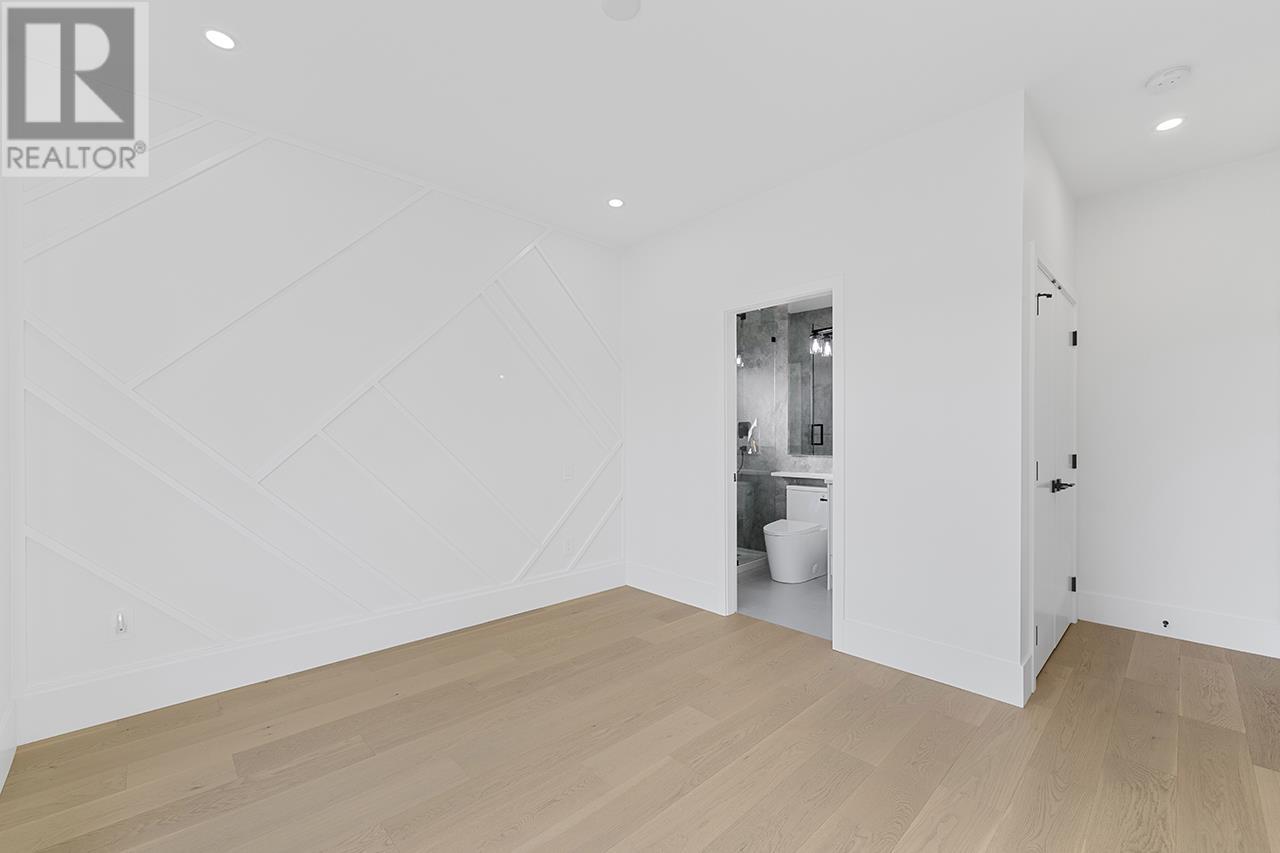 Listing Picture 23 of 40 : 6807 STANLEY STREET, Burnaby / 本拿比 - 魯藝地產 Yvonne Lu Group - MLS Medallion Club Member