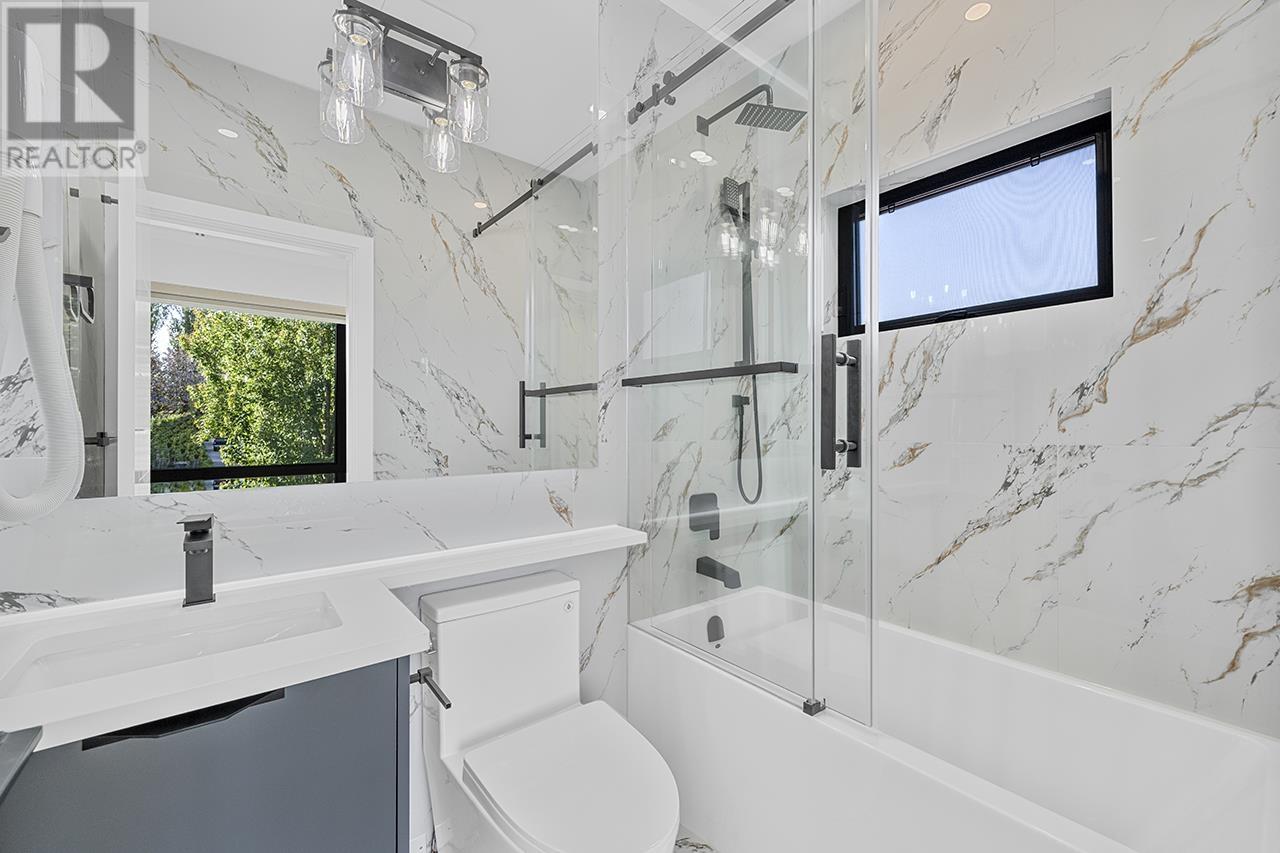 Listing Picture 21 of 40 : 6807 STANLEY STREET, Burnaby / 本拿比 - 魯藝地產 Yvonne Lu Group - MLS Medallion Club Member