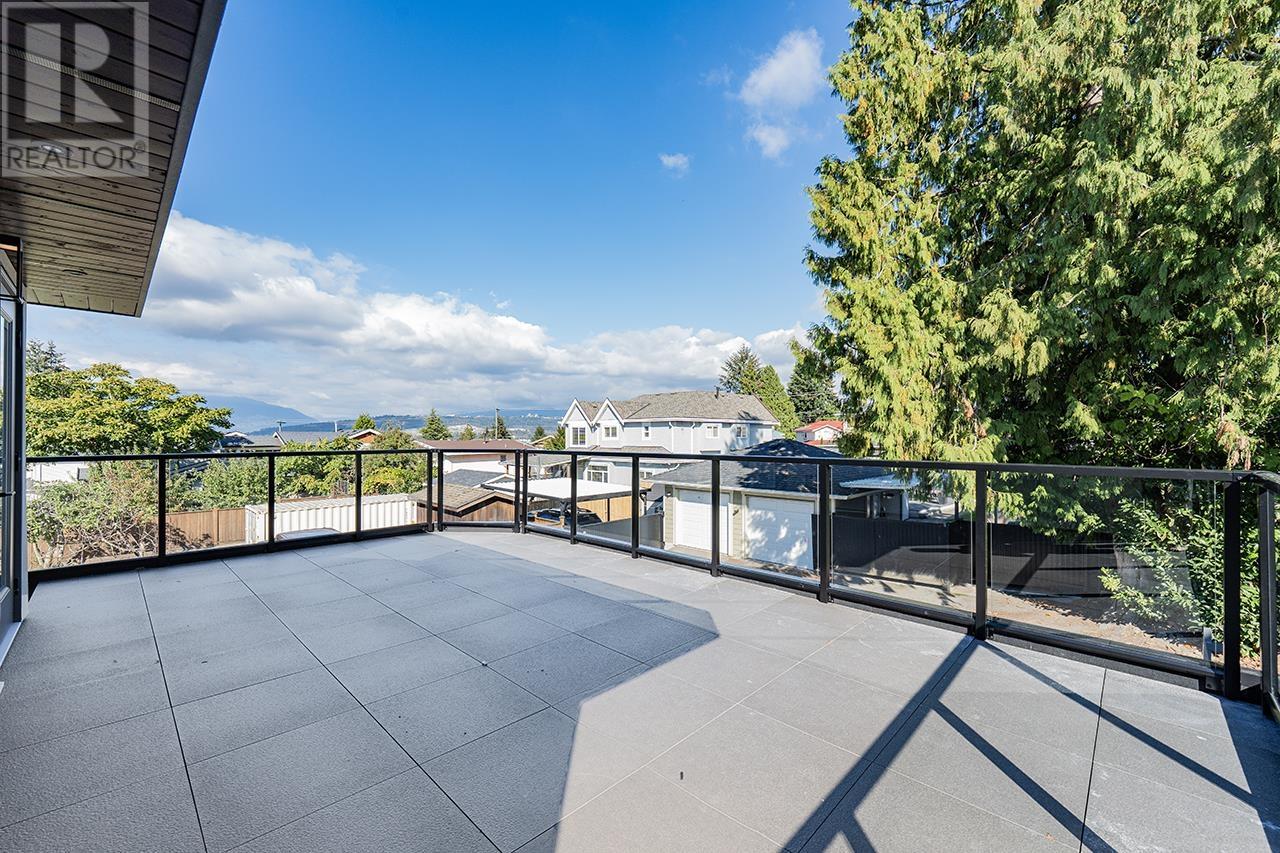 Listing Picture 37 of 40 : 6807 STANLEY STREET, Burnaby / 本拿比 - 魯藝地產 Yvonne Lu Group - MLS Medallion Club Member