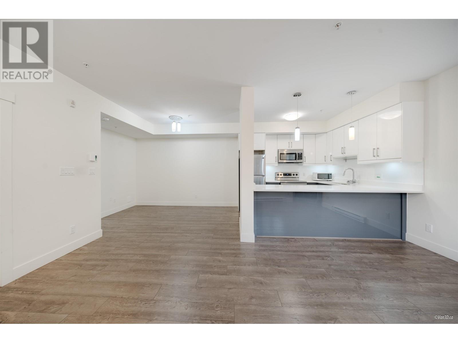 Listing Picture 10 of 29 : 6 4033 DOMINION STREET, Burnaby / 本拿比 - 魯藝地產 Yvonne Lu Group - MLS Medallion Club Member