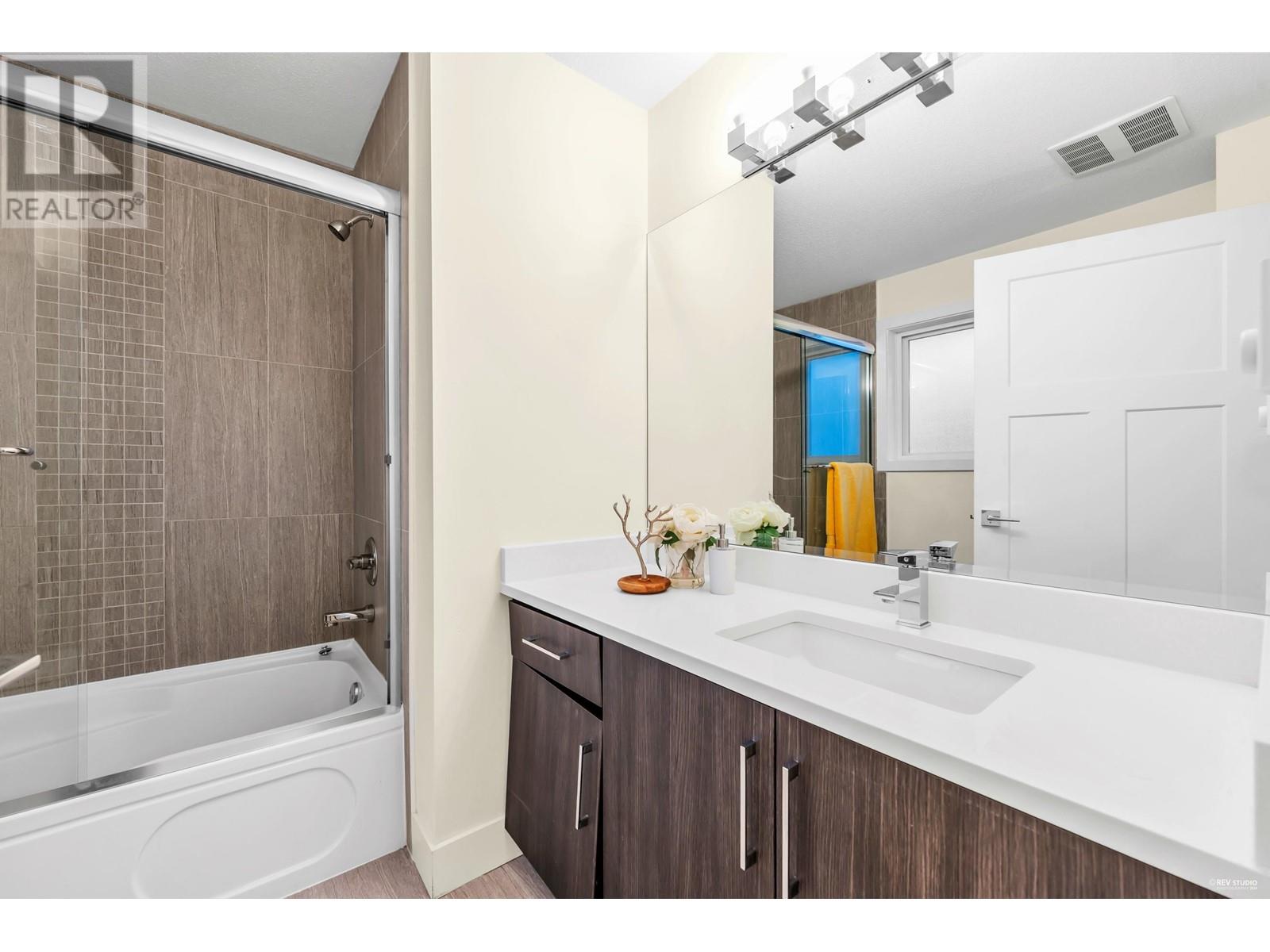 Listing Picture 25 of 38 : 48 9680 ALEXANDRA ROAD, Richmond / 烈治文 - 魯藝地產 Yvonne Lu Group - MLS Medallion Club Member