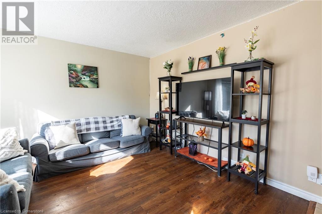 58 Breckenridge Drive, Kitchener, Ontario  N2B 2N9 - Photo 4 - 40666998