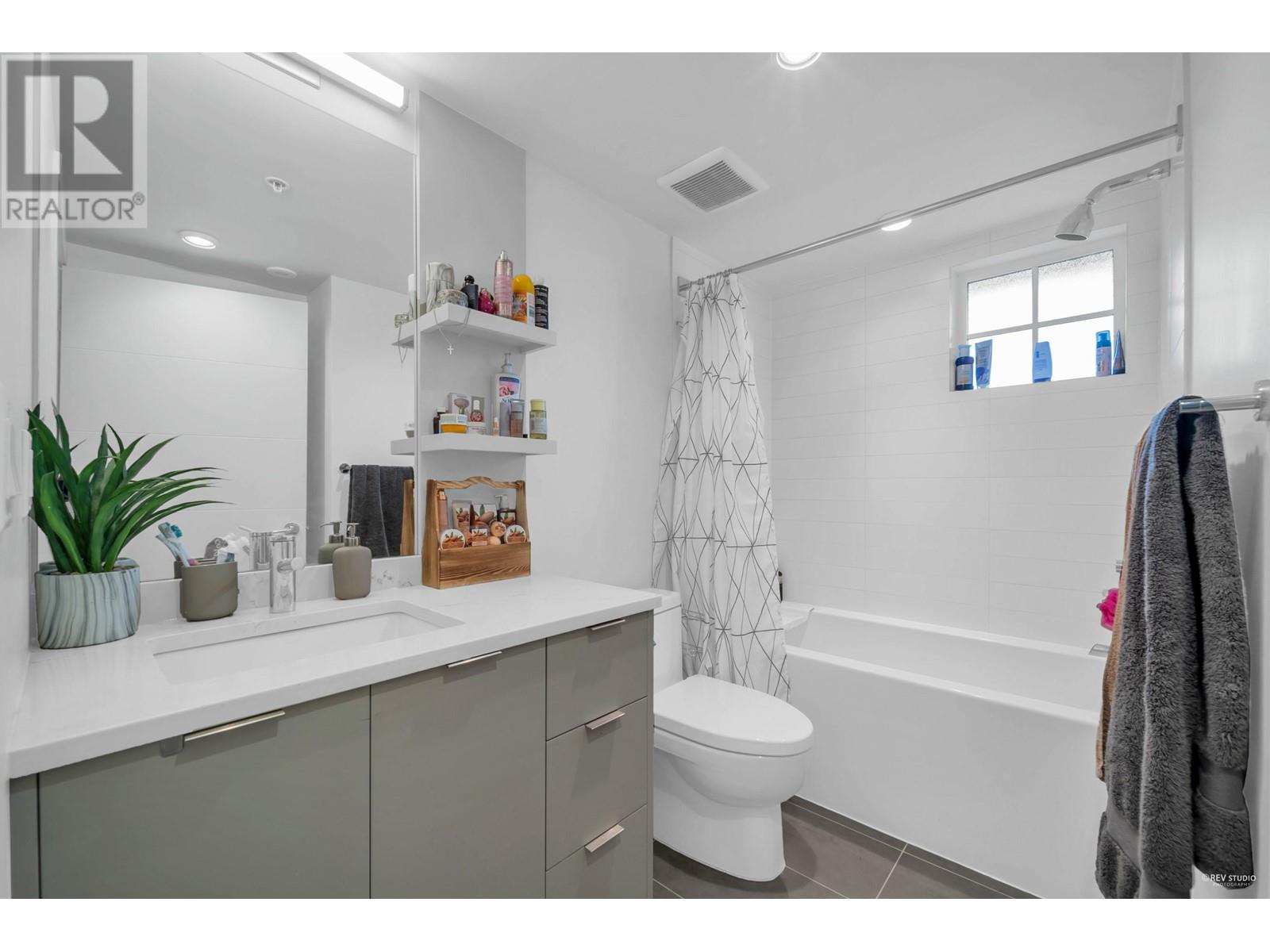 Listing Picture 18 of 31 : 7901 OAK STREET, Vancouver / 溫哥華 - 魯藝地產 Yvonne Lu Group - MLS Medallion Club Member