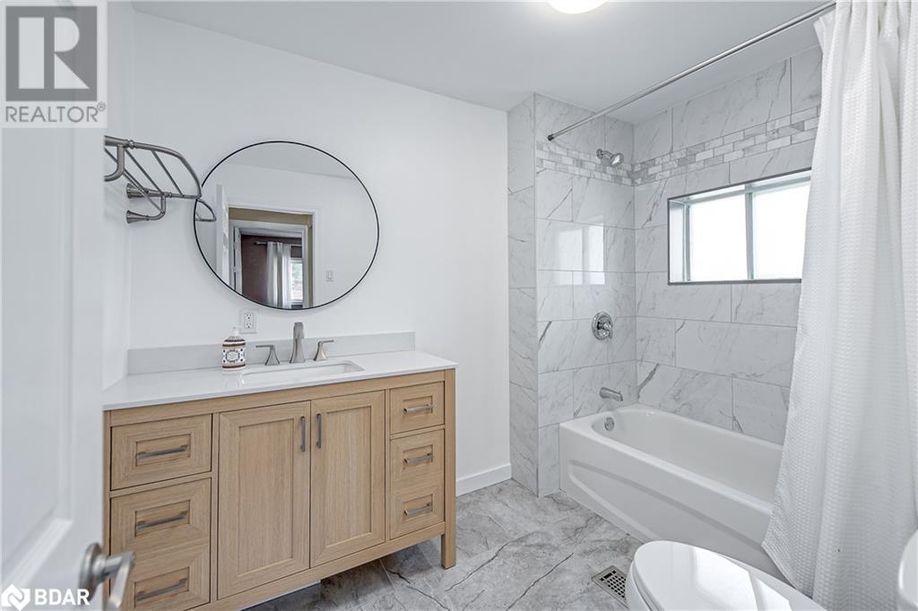 254 Parkway Avenue, Keswick, Ontario  L4P 2V9 - Photo 13 - 40687830