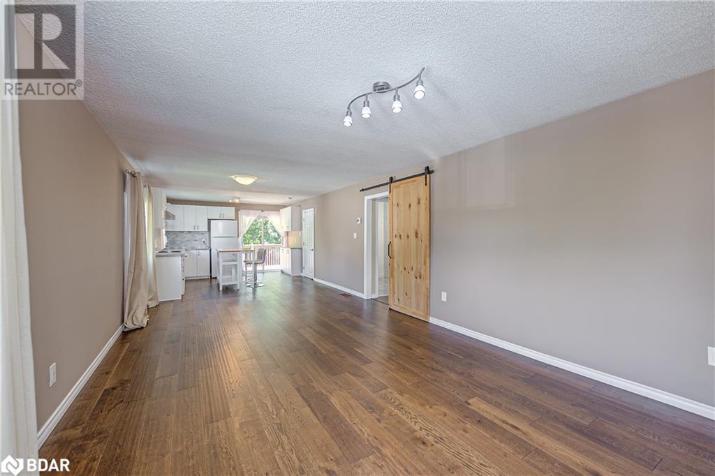 254 Parkway Avenue, Keswick, Ontario  L4P 2V9 - Photo 7 - 40687830