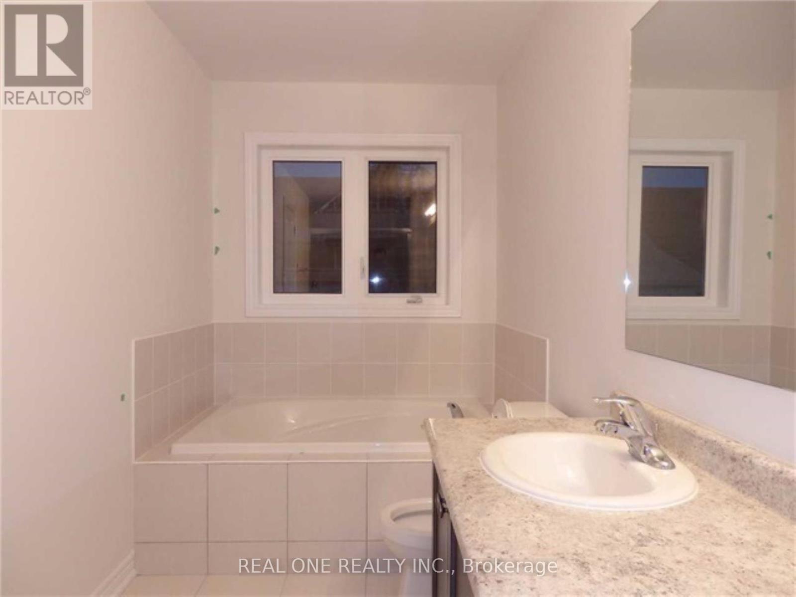 129 Beechborough Crescent, East Gwillimbury, Ontario  L9N 0N9 - Photo 12 - N11910319