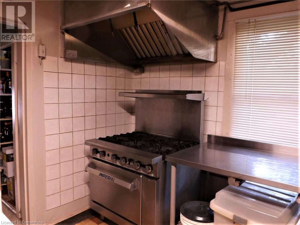 5815 Main Street, Niagara Falls, Ontario  L2G 5Z6 - Photo 9 - 40688205