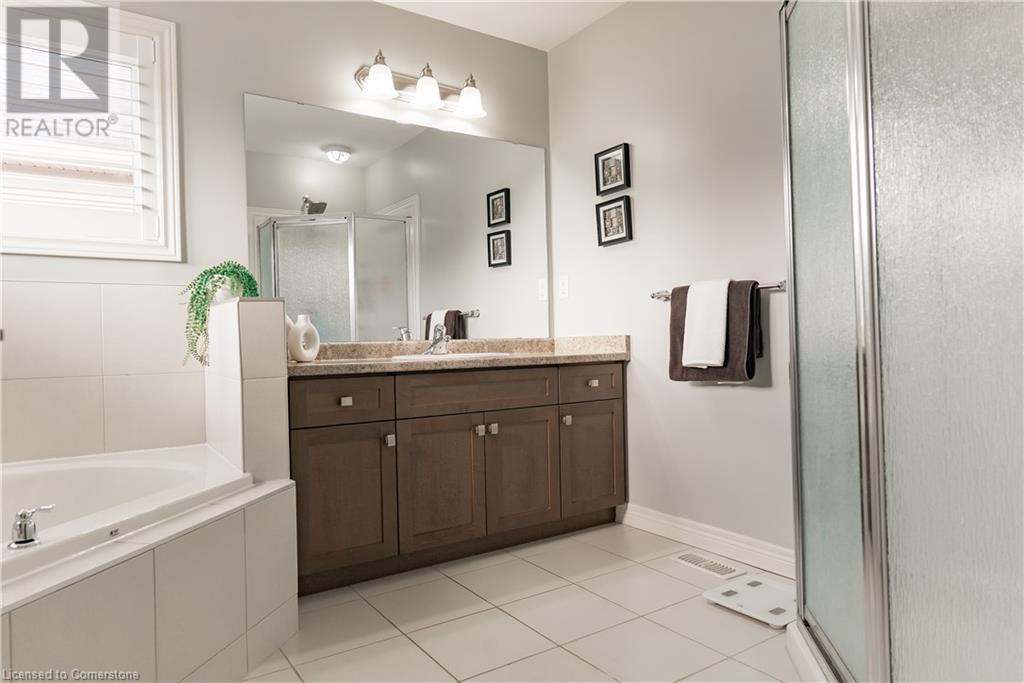 183 Pumpkin Pass, Binbrook, Ontario  L0R 1C0 - Photo 20 - 40687742