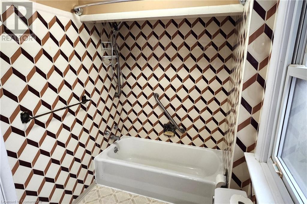 35 West 21st Street, Hamilton, Ontario  L9C 4M6 - Photo 14 - 40684301