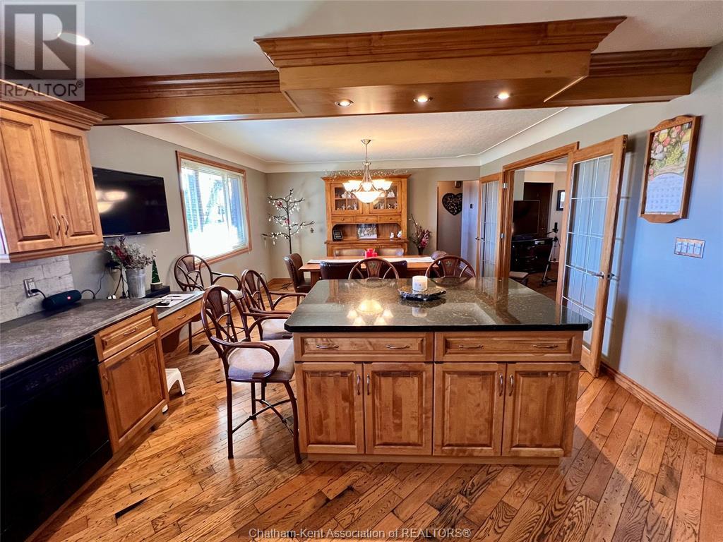 9670 Longwoods Road, Chatham, Ontario  N7M 5J7 - Photo 18 - 25000330