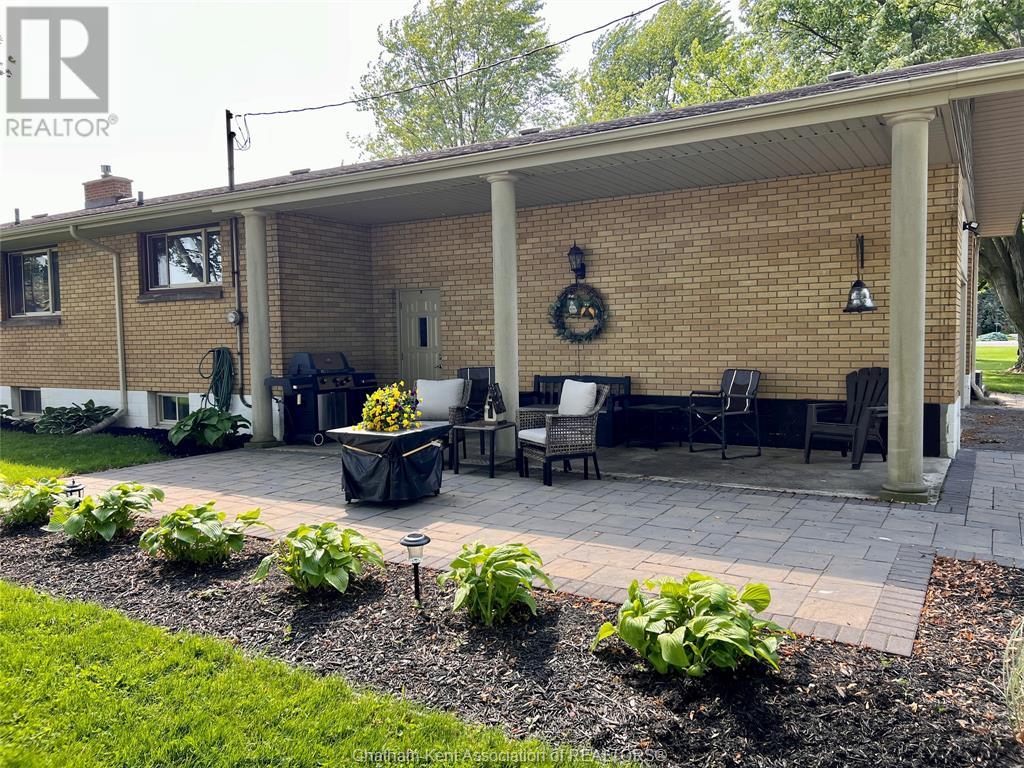 9670 Longwoods Road, Chatham, Ontario  N7M 5J7 - Photo 3 - 25000330
