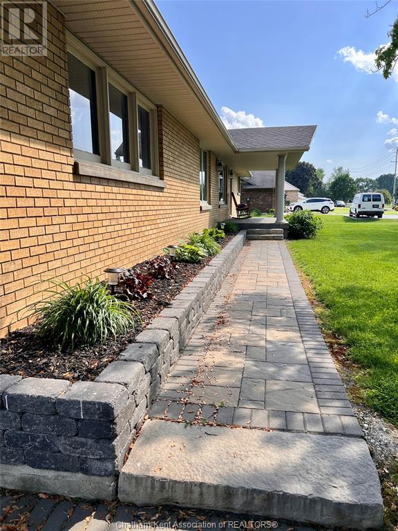 9670 Longwoods Road, Chatham, Ontario  N7M 5J7 - Photo 4 - 25000330