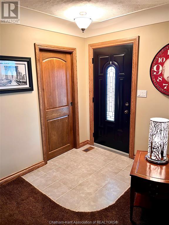 9670 Longwoods Road, Chatham, Ontario  N7M 5J7 - Photo 5 - 25000330