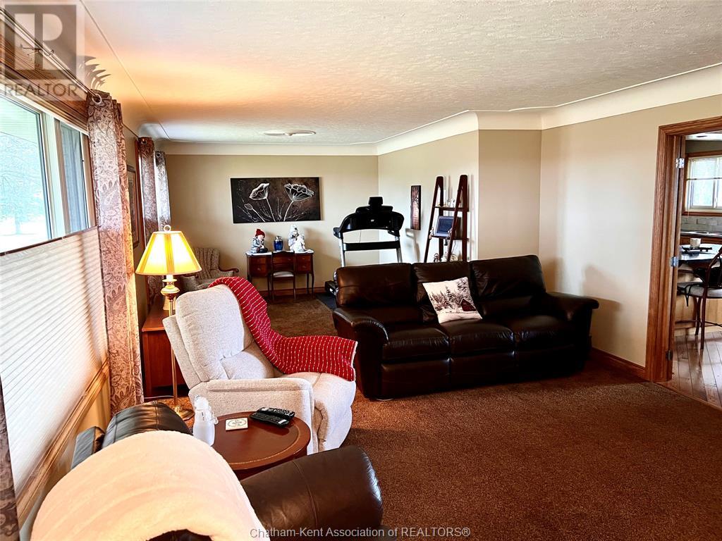 9670 Longwoods Road, Chatham, Ontario  N7M 5J7 - Photo 6 - 25000330