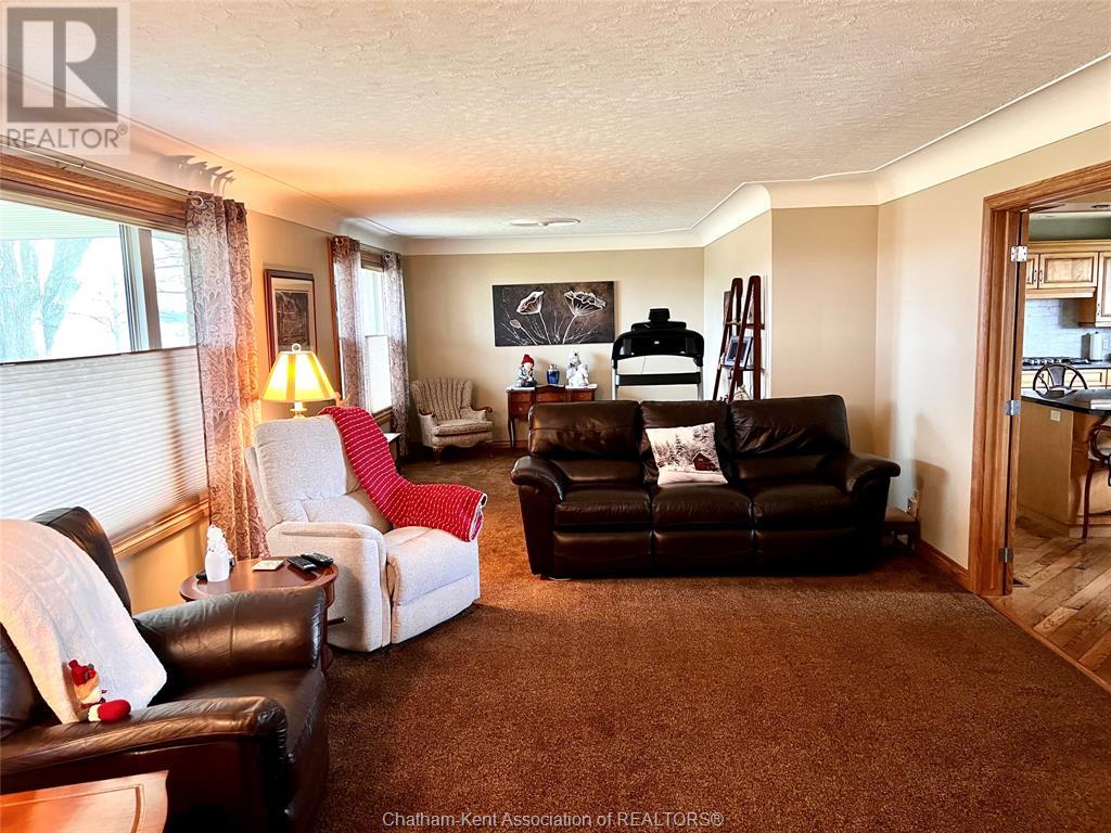 9670 Longwoods Road, Chatham, Ontario  N7M 5J7 - Photo 7 - 25000330