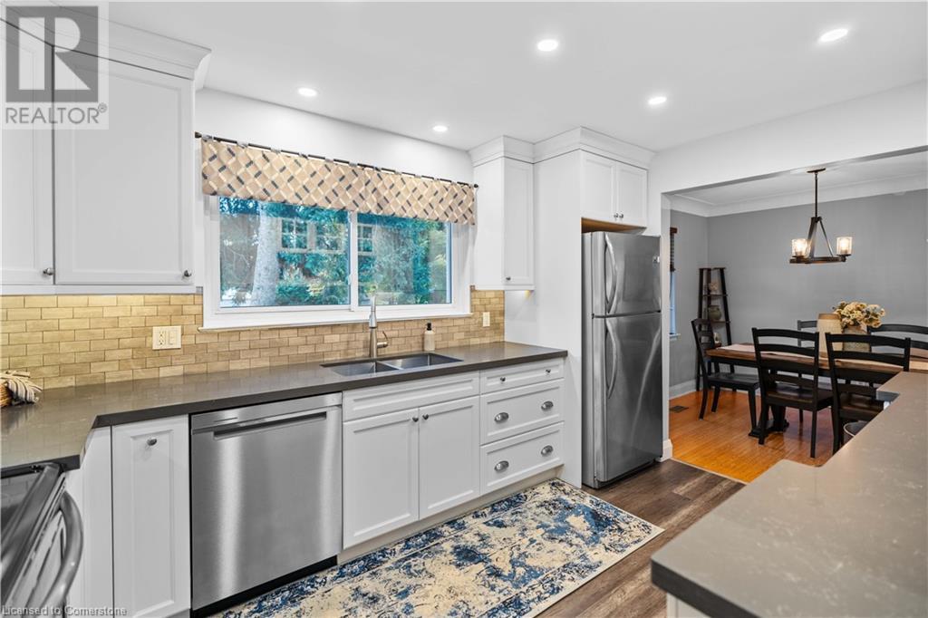 2182 Clarendon Park Drive, Burlington, Ontario  L7R 1X1 - Photo 10 - 40688253