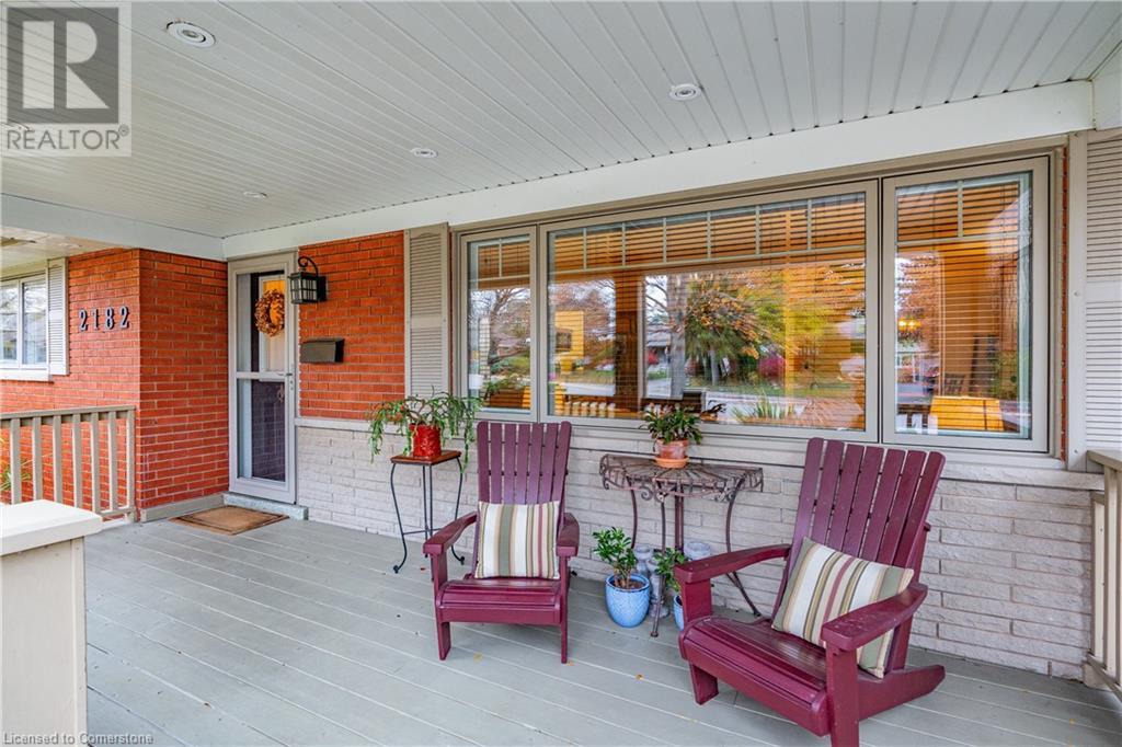 2182 Clarendon Park Drive, Burlington, Ontario  L7R 1X1 - Photo 3 - 40688253