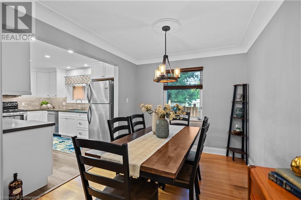 2182 Clarendon Park Drive, Burlington, Ontario  L7R 1X1 - Photo 9 - 40688253