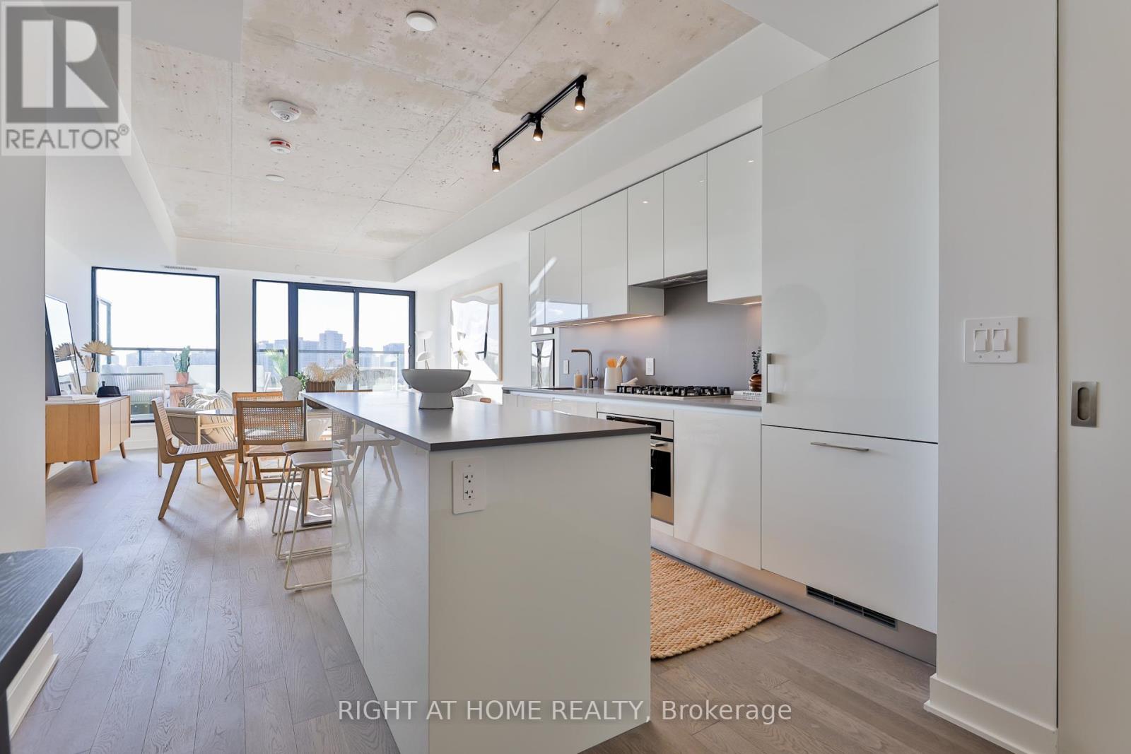 604 - 2720 Dundas Street W, Toronto, Ontario  M6P 0C3 - Photo 11 - W11910423
