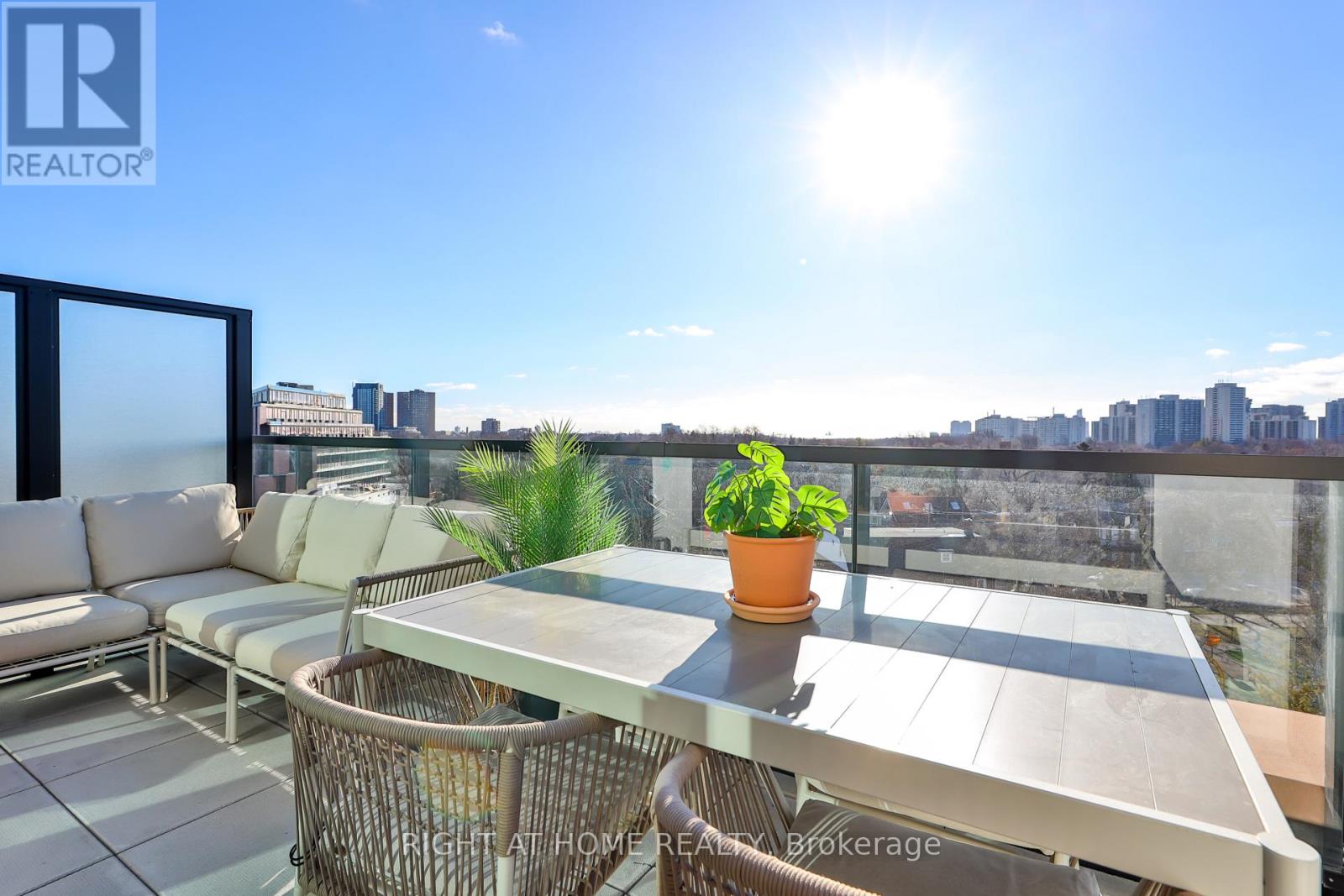 604 - 2720 Dundas Street W, Toronto, Ontario  M6P 0C3 - Photo 6 - W11910423