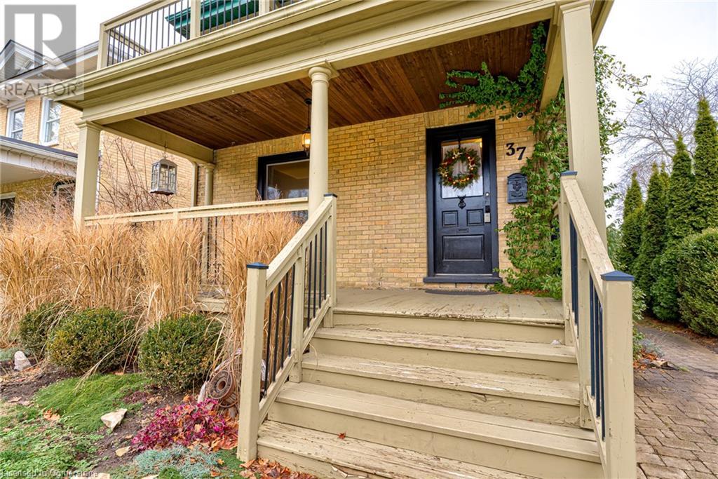 37 Roseview Avenue, Cambridge, Ontario  N1R 4A8 - Photo 4 - 40684369