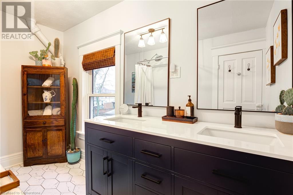 37 Roseview Avenue, Cambridge, Ontario  N1R 4A8 - Photo 31 - 40684369