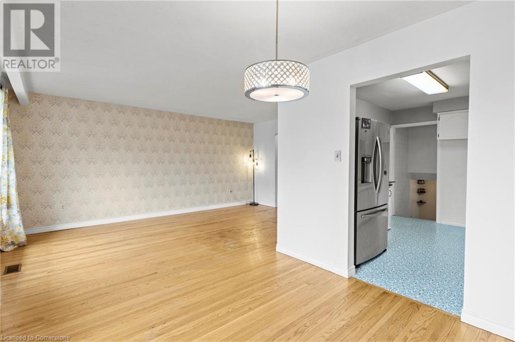 1 Glendee Court, Hamilton, Ontario  L8K 3J7 - Photo 17 - 40687838