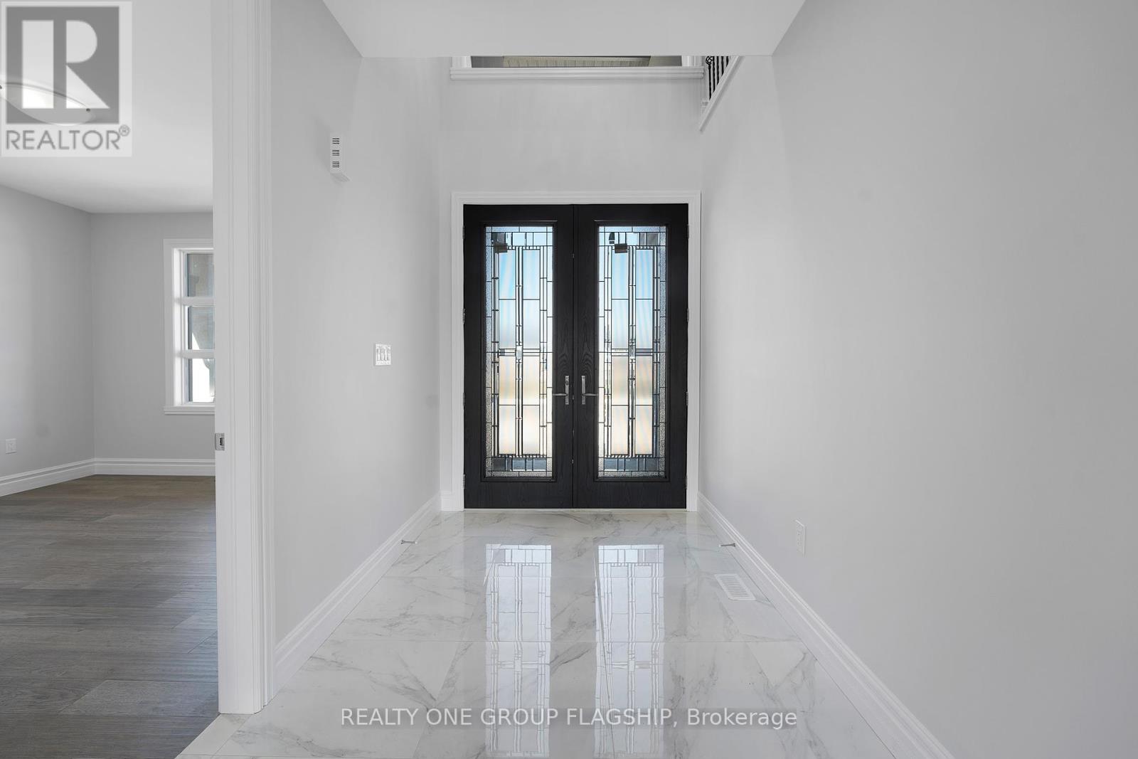 Property at 85 KINGSBRIDGE DRIVE image 4