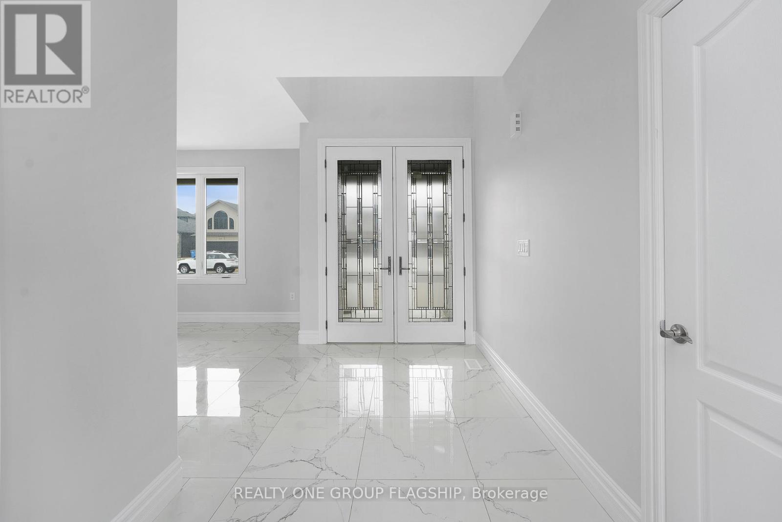 Property at 134 TUSCANY TRAIL image 5