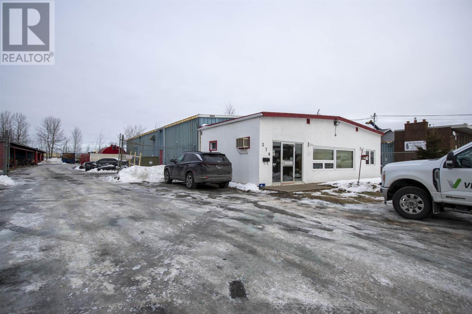 370 Mooney Ave, Thunder Bay, Ontario  P7B 5R4 - Photo 3 - TB250031