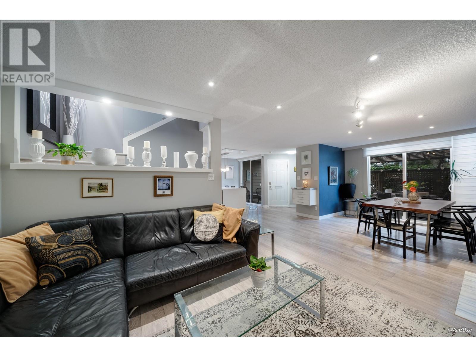 Listing Picture 12 of 37 : 3903 PENDER STREET, Burnaby / 本拿比 - 魯藝地產 Yvonne Lu Group - MLS Medallion Club Member