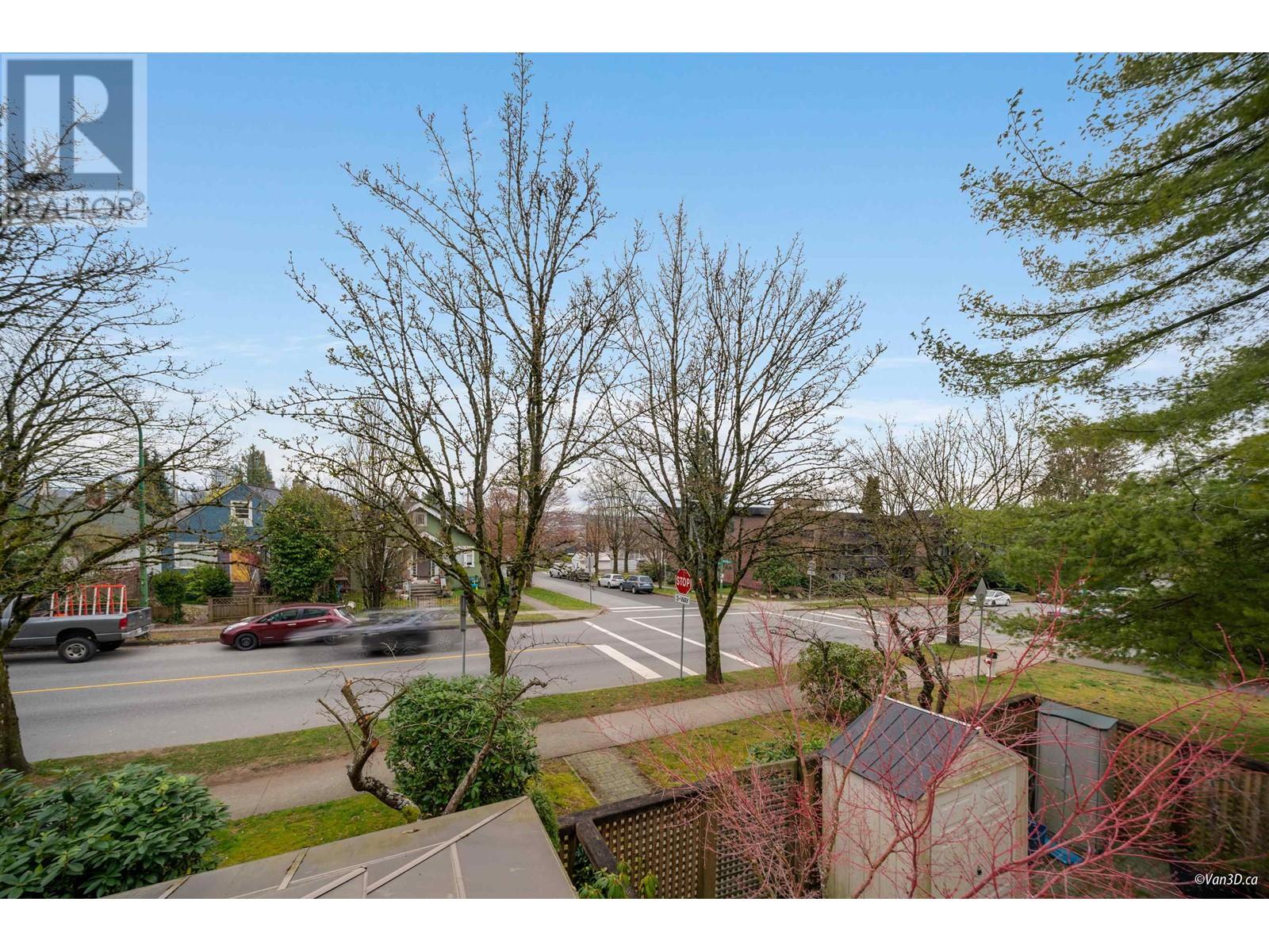 Listing Picture 30 of 37 : 3903 PENDER STREET, Burnaby / 本拿比 - 魯藝地產 Yvonne Lu Group - MLS Medallion Club Member
