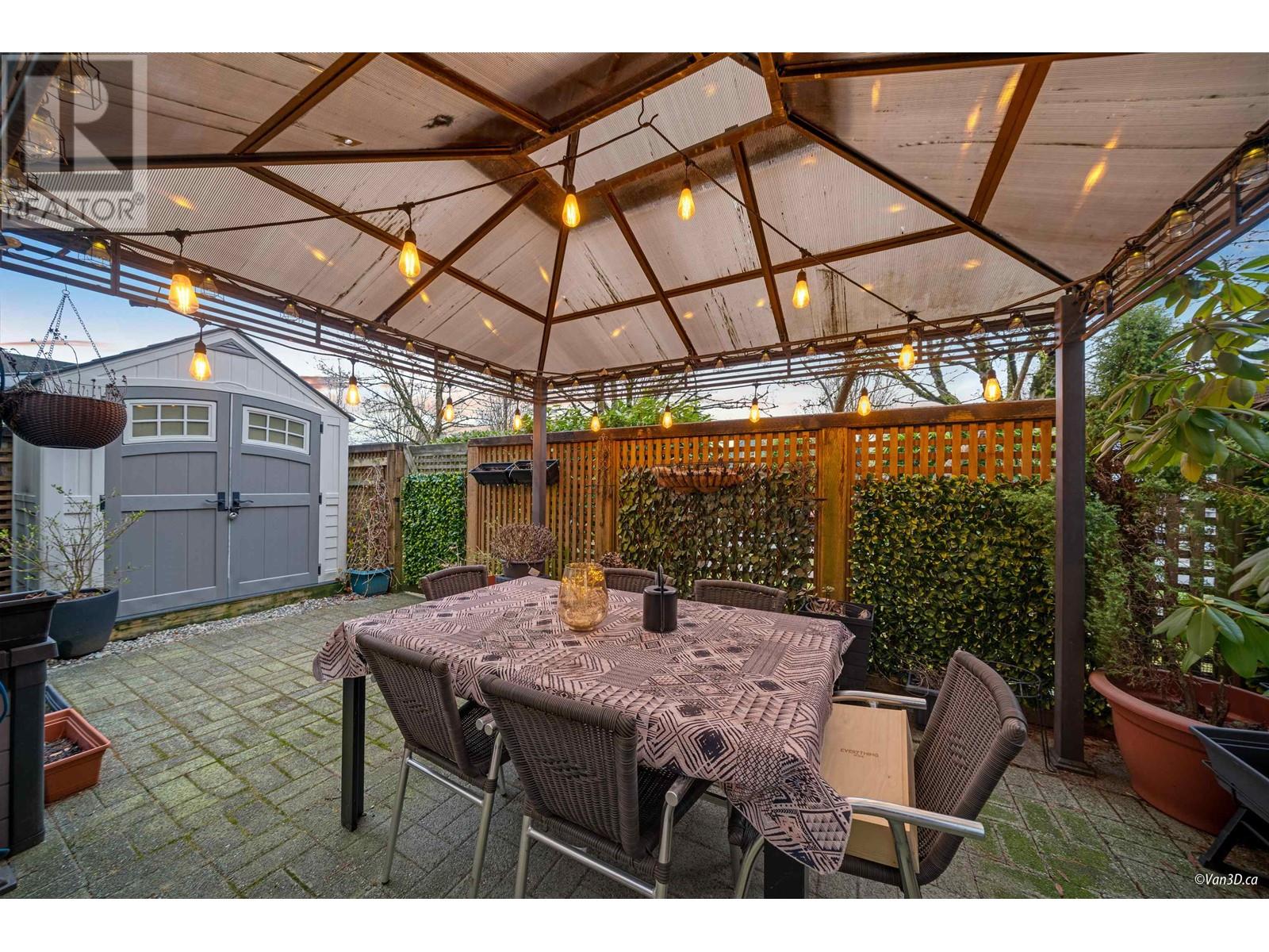 Listing Picture 34 of 37 : 3903 PENDER STREET, Burnaby / 本拿比 - 魯藝地產 Yvonne Lu Group - MLS Medallion Club Member