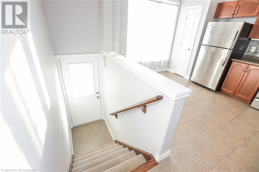 24 Hemlock Way, Grimsby, Ontario  L3M 0A7 - Photo 9 - 40688053