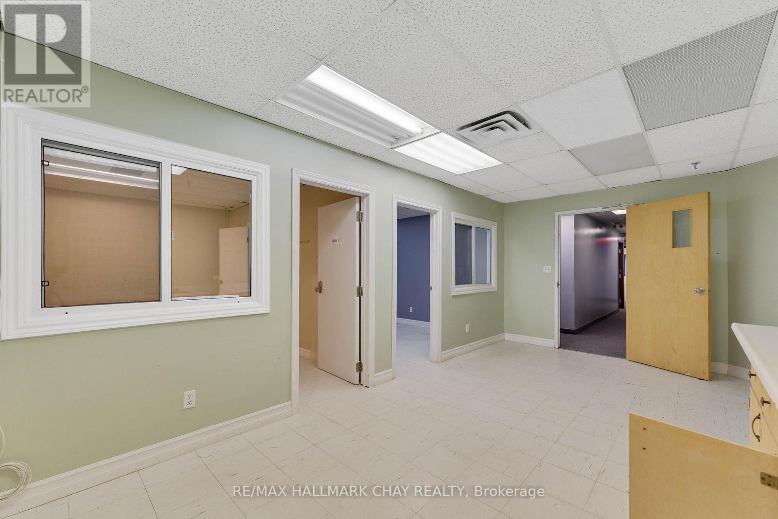 Upper 2 - 478 Bay Street, Midland, Ontario  L4R 1K9 - Photo 13 - S11910614