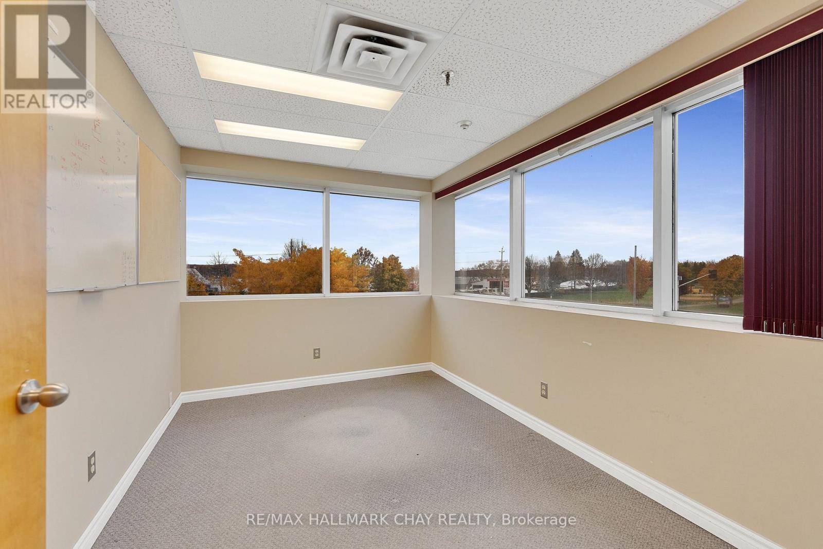 Upper 2 - 478 Bay Street, Midland, Ontario  L4R 1K9 - Photo 7 - S11910614