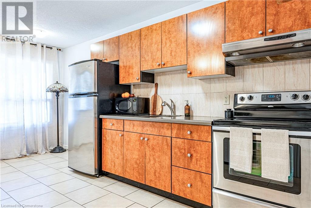 152 Beach Road, Hamilton, Ontario  L8L 4A3 - Photo 12 - 40688286