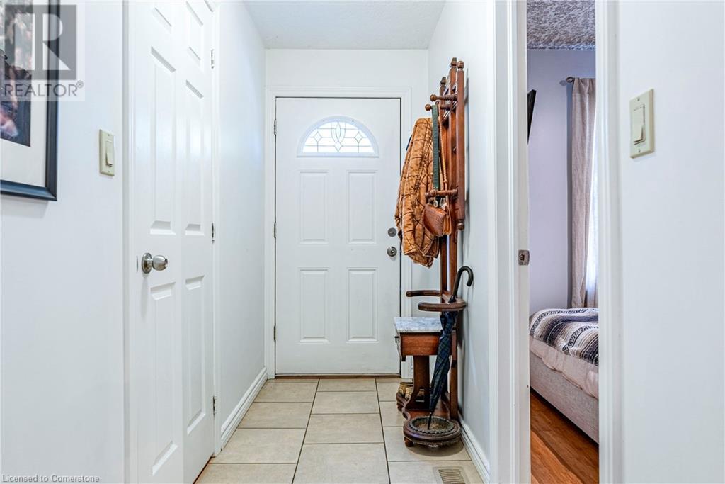 152 Beach Road, Hamilton, Ontario  L8L 4A3 - Photo 13 - 40688286