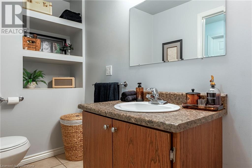 152 Beach Road, Hamilton, Ontario  L8L 4A3 - Photo 17 - 40688286