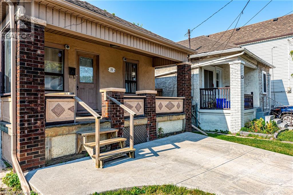 152 Beach Road, Hamilton, Ontario  L8L 4A3 - Photo 2 - 40688286