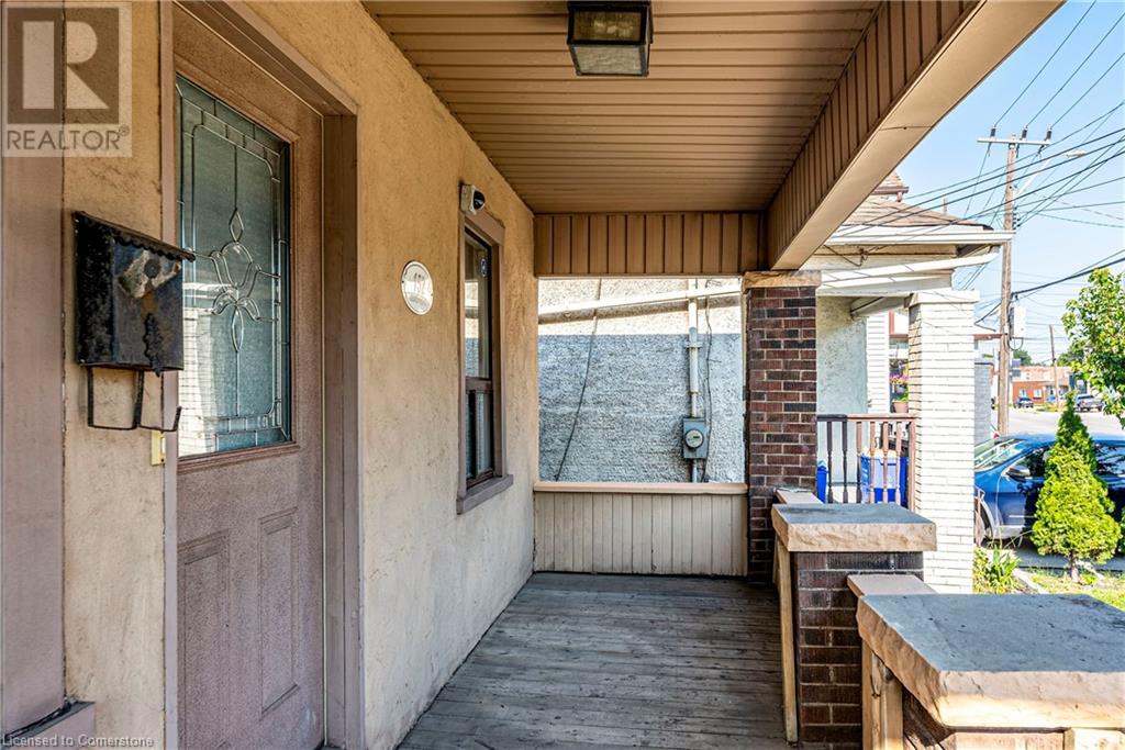 152 Beach Road, Hamilton, Ontario  L8L 4A3 - Photo 4 - 40688286