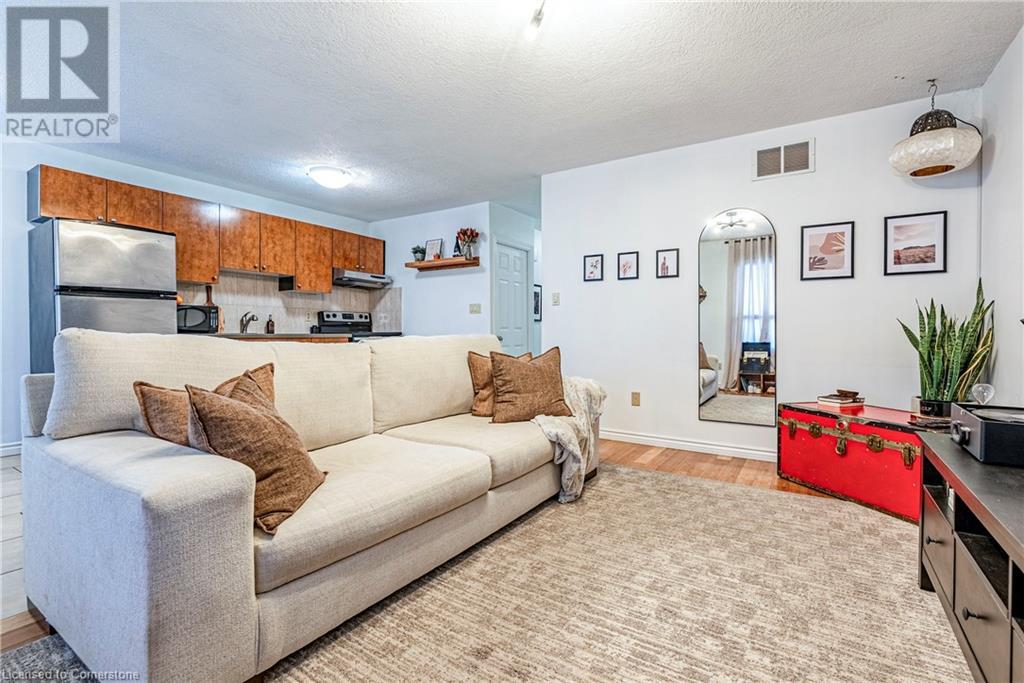 152 Beach Road, Hamilton, Ontario  L8L 4A3 - Photo 6 - 40688286