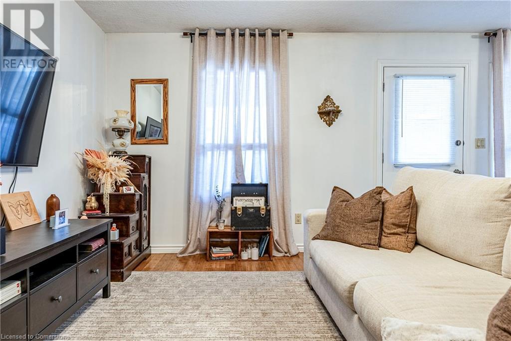 152 Beach Road, Hamilton, Ontario  L8L 4A3 - Photo 7 - 40688286