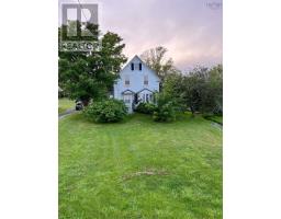 1042 335 Highway, Middle West Pubnico, Ca