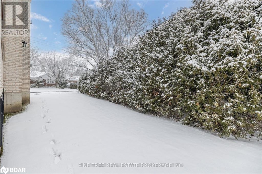 271 Codrington Street Street, Barrie, Ontario  L4M 1S7 - Photo 5 - 40688119