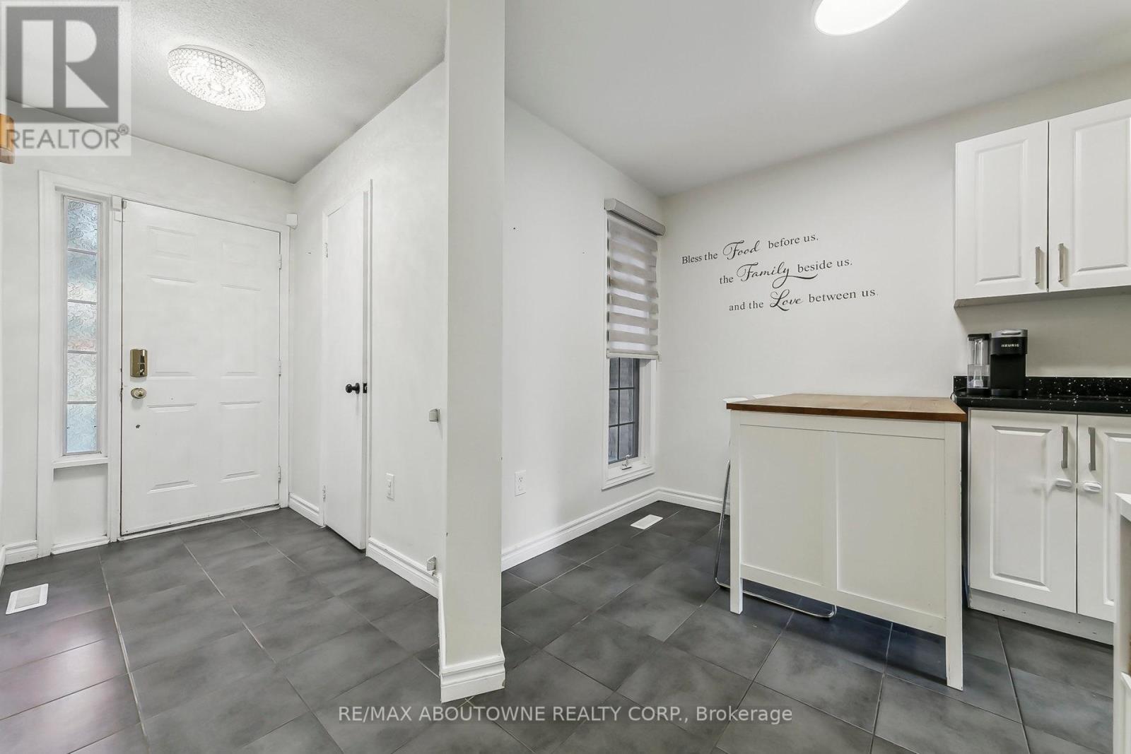 37 - 35 Ceremonial Drive, Mississauga, Ontario  L5R 3G6 - Photo 4 - W11910748