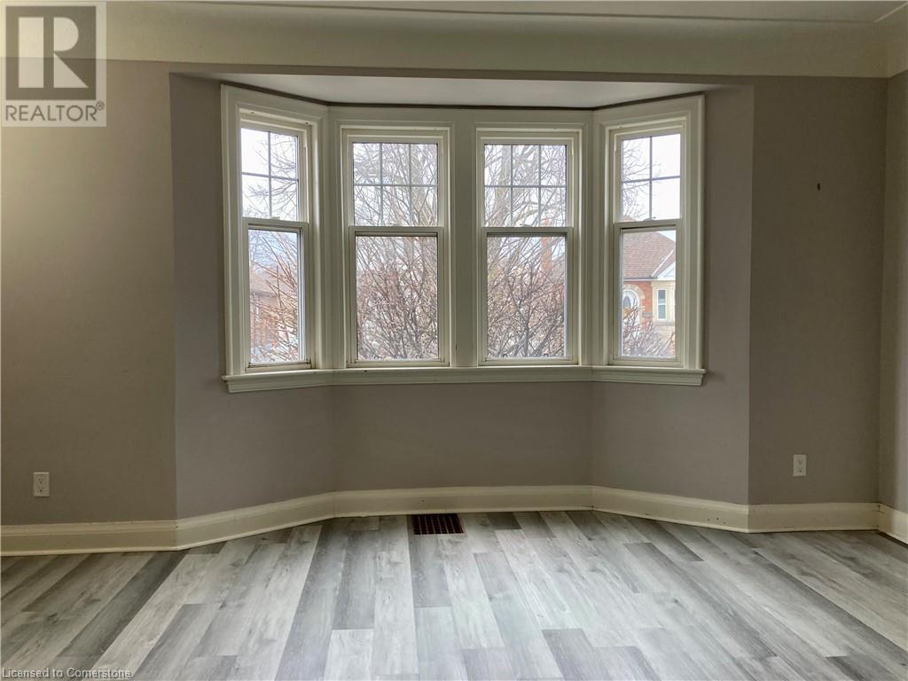 18 Cameron Avenue S, Hamilton, Ontario  L8K 2W8 - Photo 16 - 40688331