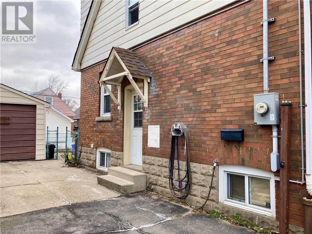 18 Cameron Avenue S, Hamilton, Ontario  L8K 2W8 - Photo 2 - 40688331