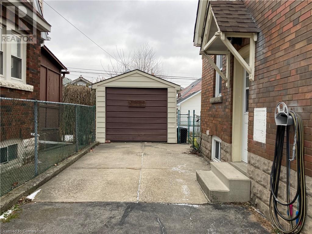 18 Cameron Avenue S, Hamilton, Ontario  L8K 2W8 - Photo 20 - 40688331