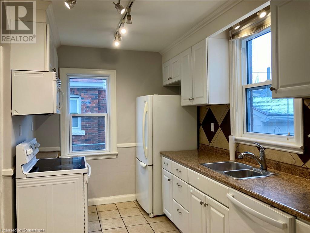 18 Cameron Avenue S, Hamilton, Ontario  L8K 2W8 - Photo 5 - 40688331